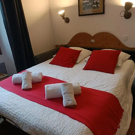 Le Carlton Apartment