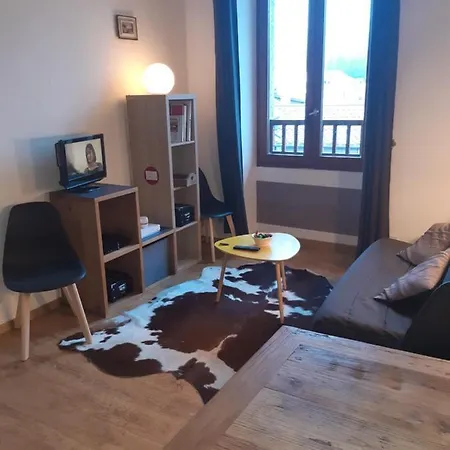 Le Carlton Apartment