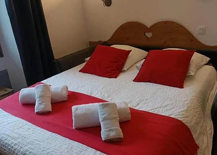 Le Carlton Apartment